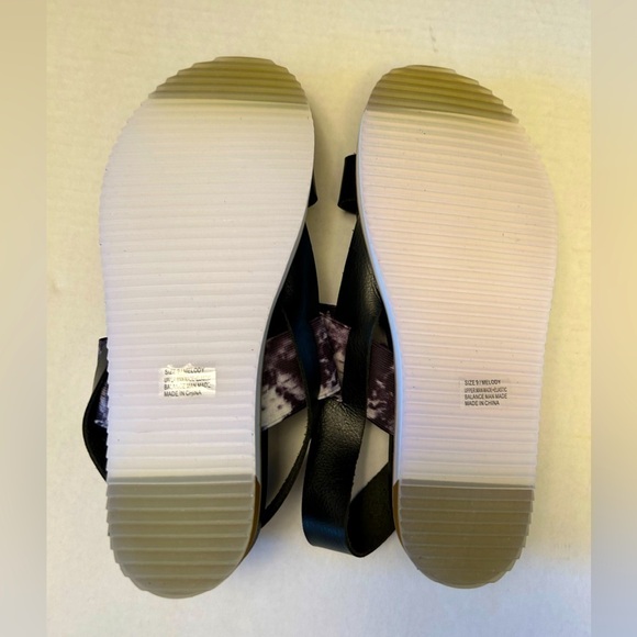 Jane and The Shoe Melody strap sandals NWOB Sz-9. E - Picture 6 of 6